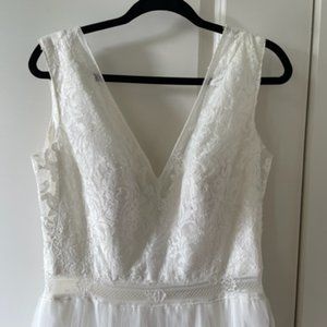 Size 14 Lace Wedding Gown